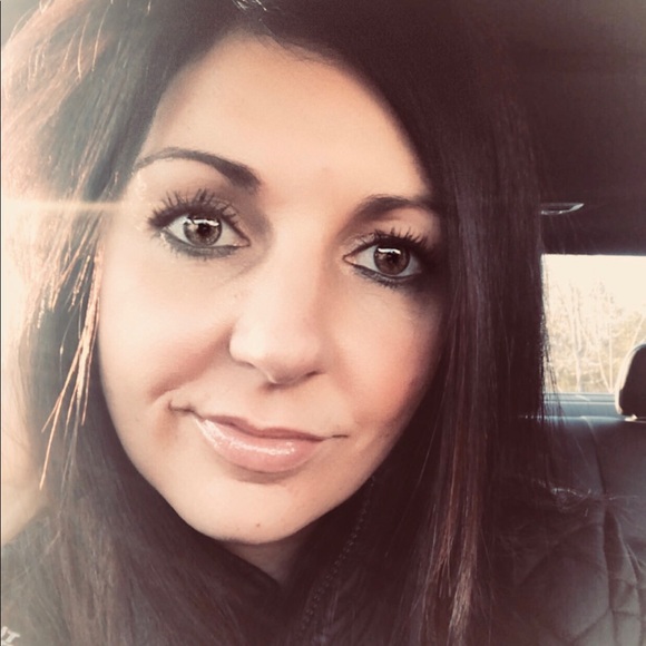 Meet your Posher, Ashley - Picture 1 of 1